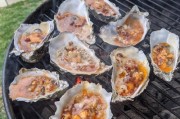 烟熏辣椒复合黄油烤生蚝食谱，家庭自制西海岸风味