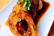 如何制作正宗浙江菜-外香里嫩的酥鱼