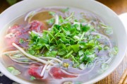 如何制作正宗浙江菜-生牛肉河粉