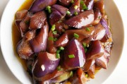 如何制作正宗浙江菜-油焖茄子