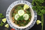 中东风味Tabbouleh沙拉制作全攻略，健康素食配餐首选