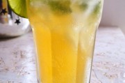 家庭自制烤柠檬水食谱，夏日清凉饮品制作指南