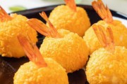 如何制作美味的鲜柠脆虾球-浙江菜经典做法