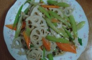 如何制作清香爽口的浙江菜-藕香芹味