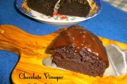 湿润醋香巧克力咖啡蛋糕食谱，无需鸡蛋黄油的简单做法