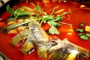 如何制作正宗浙江菜鱼酸汤，色泽鲜艳、鲜咸带辣的美味佳肴