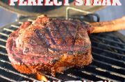 完美牛排烤制指南：从选材到反向煎烤的终极教程