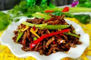 如何制作地道的浙江菜-干炒牛肉丝