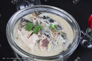 如何制作正宗浙江菜-萝卜氽鲫鱼
