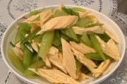 如何制作清香酥脆的芹菜拌腐竹-浙江菜经典凉拌菜