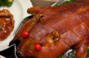 如何制作正宗皮片乳猪，粤菜经典菜谱