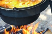 经典篝火炖肉食谱，户外慢炖牛肉猪肉一锅端