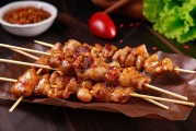 如何制作美味的烤鸡肉串-浙江菜经典食谱