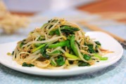 如何制作地道浙江菜-韭菜炒绿豆芽