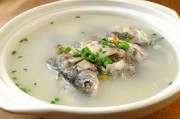如何制作地道浙江菜-鲫鱼汆白玉