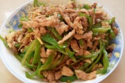 青椒肉丝家常做法，简单几步做出川菜经典美味