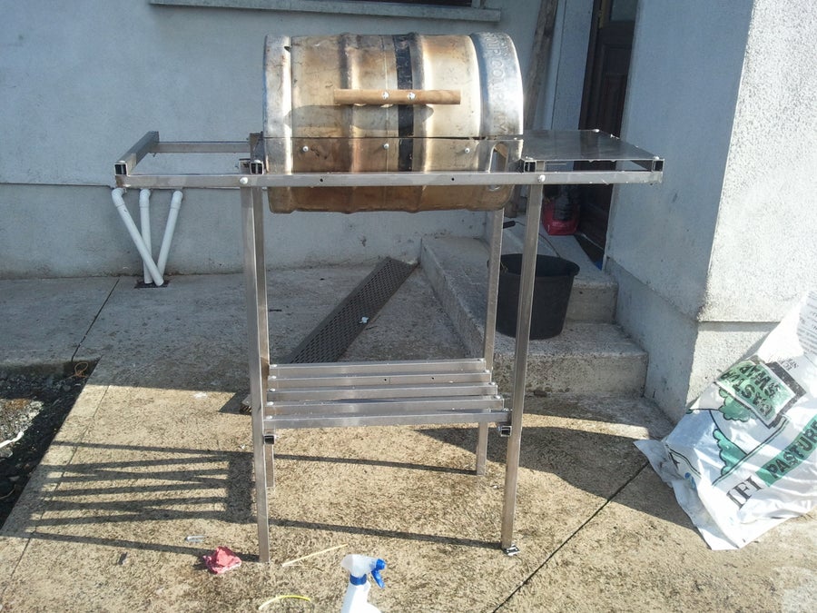 如何自制无焊接啤酒桶烧烤炉