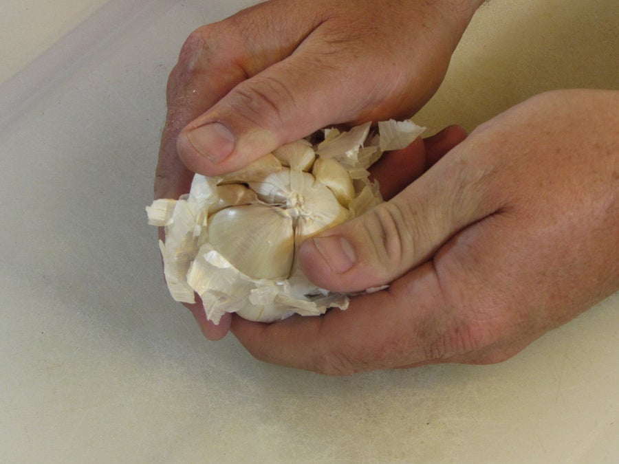 快速剥蒜小技巧