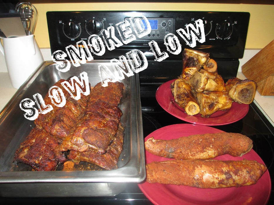 烟熏肋排、猪里脊和牛肉汤骨