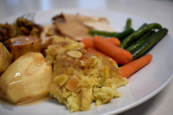 美味柑橘风味红薯（甘薯）烘烤