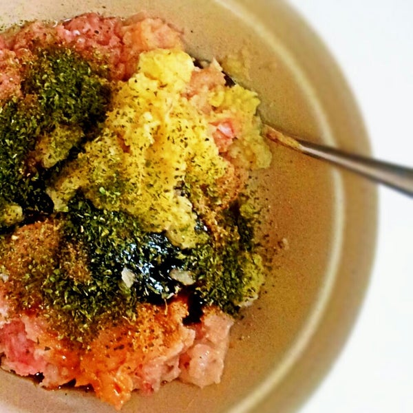 加入调味料混合均匀