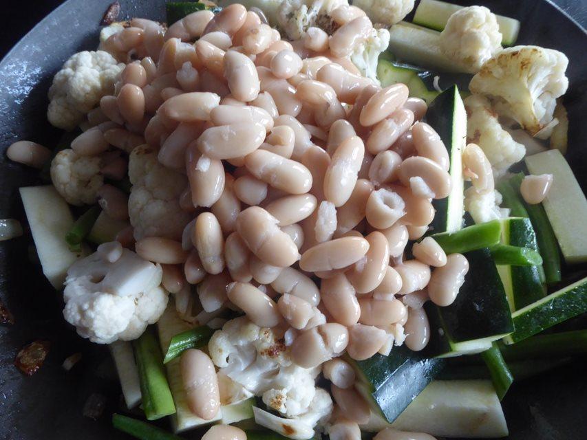 加入豆类及酱料