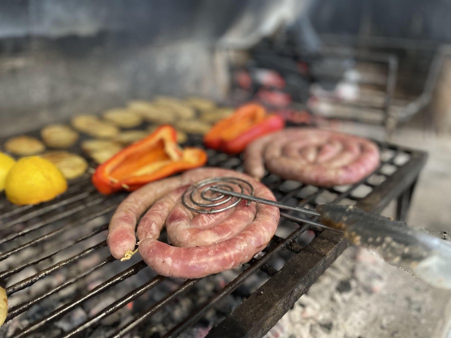 烤制香肠与普罗卧干酪