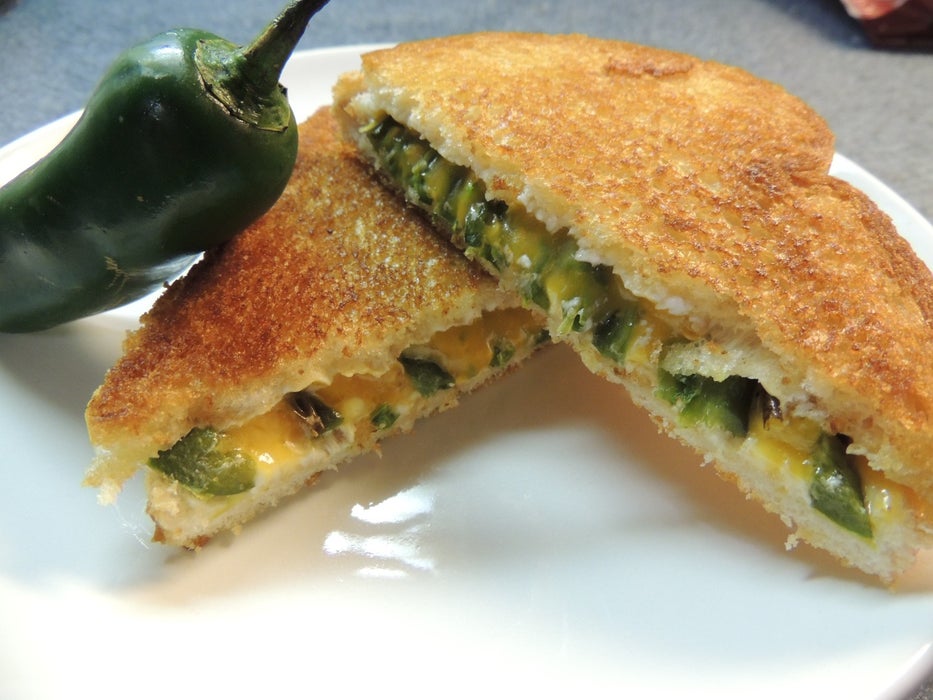 墨西哥辣椒爆浆烤芝士三明治