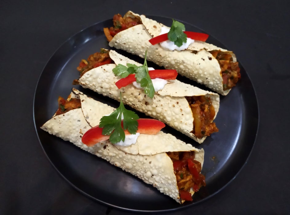 酸辣泡菜鸡肉玉米饼