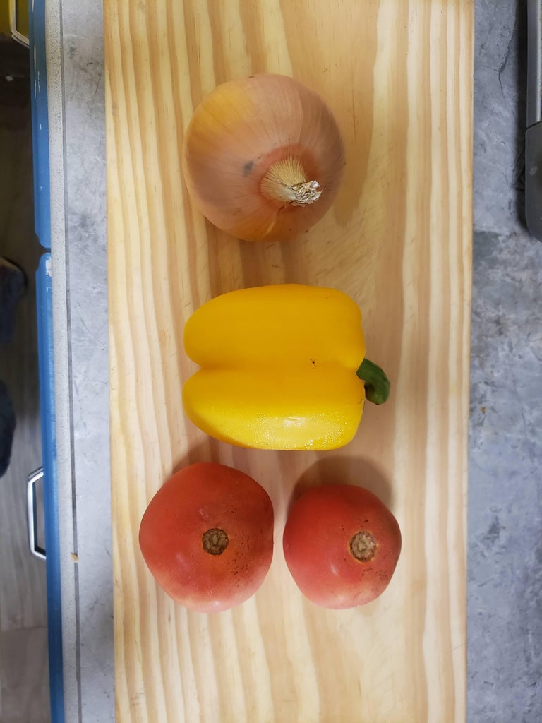 步骤1. 制作基础酱料