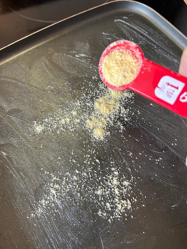 撒玉米粉