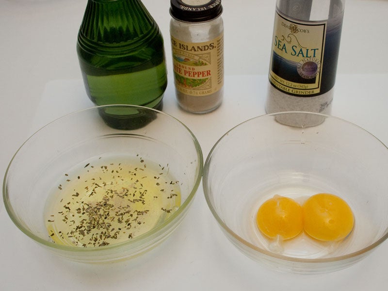 步骤3：伯那西酱蛋