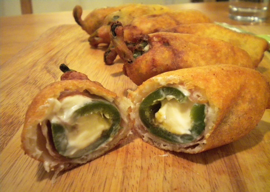 薄饼面糊包裹的甜辣墨西哥辣椒泡芙