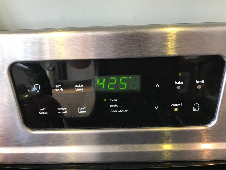 预热烤箱至425°