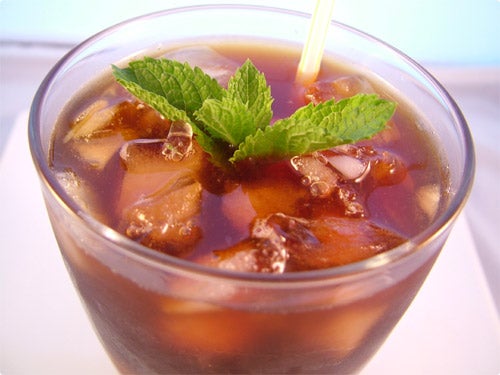 冰镇杏子柠檬美式咖啡