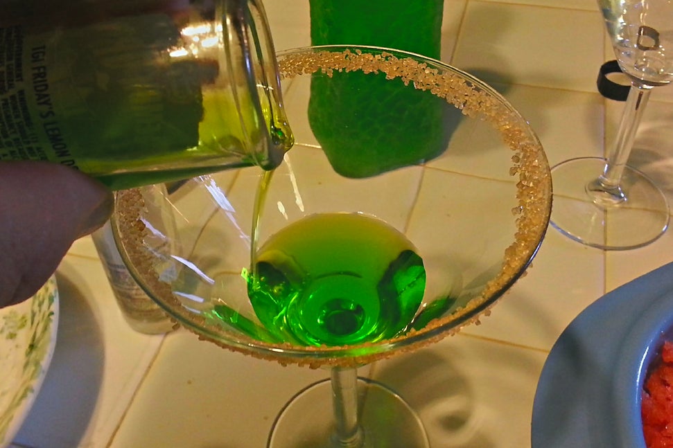 加入蜜多丽并分层奶油（梦奇乐）