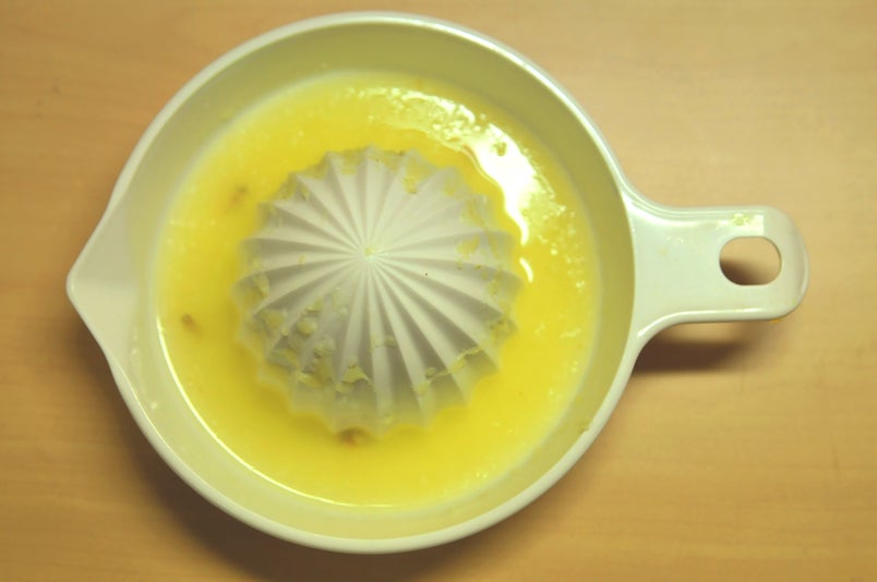 挤压柠檬汁