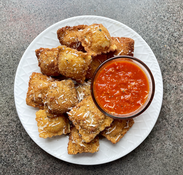 自制番茄酱搭配油炸意式馄饨