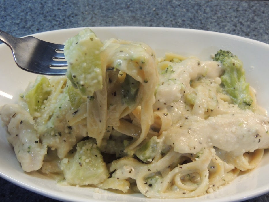 20分钟鸡肉西兰花阿尔弗雷多