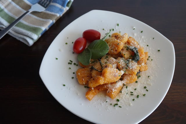 调制美味棕黄油酱: