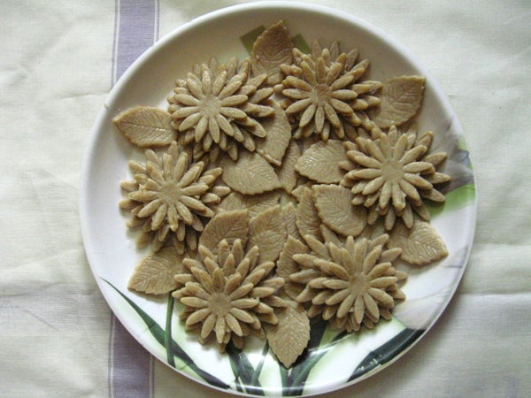 新鲜自制意面：使用压模切割器