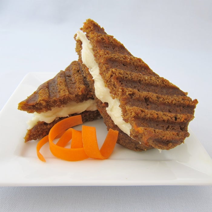 烤胡萝卜蛋糕三明治