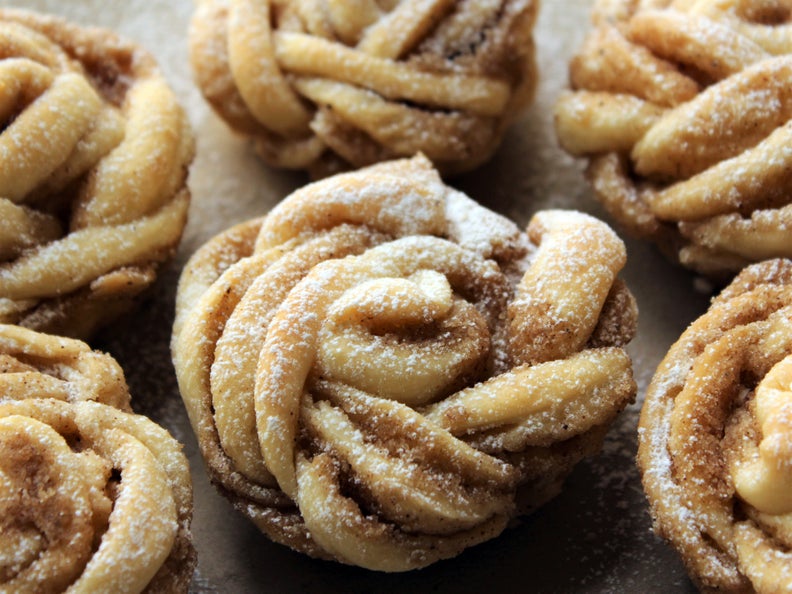 DELICIOUS Swedish Cinnamon Knot Buns