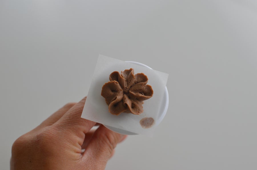 裱制甘纳许松果