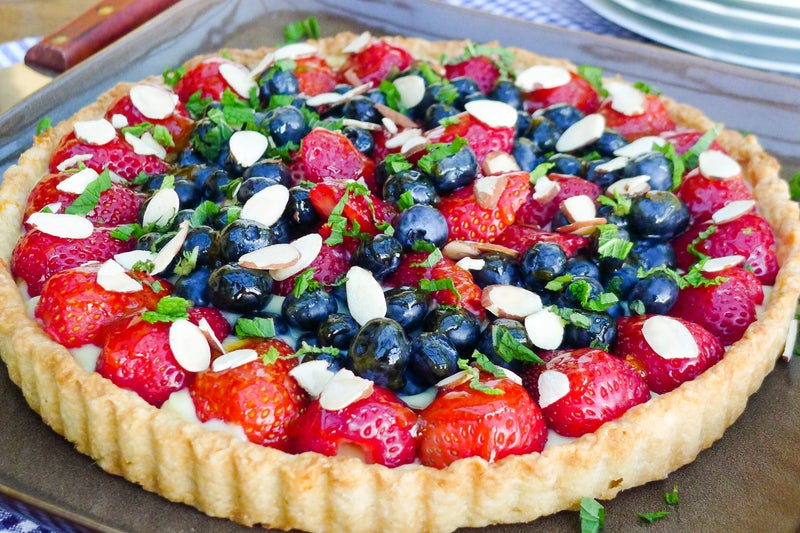 有机草莓蓝莓挞配奶油馅