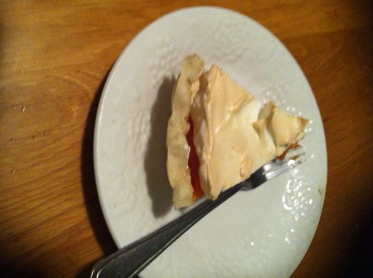 令人垂涎的橙子蛋白酥皮派