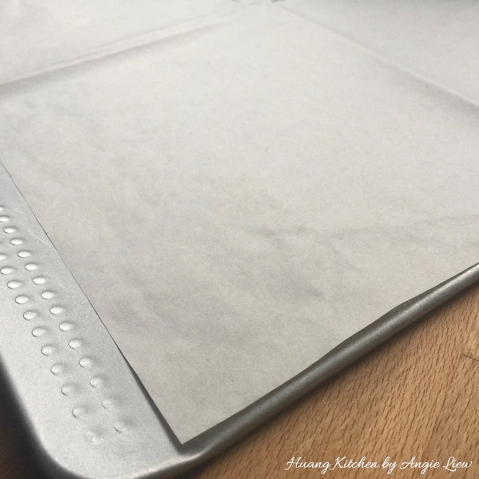 第二步：烤盘铺烘焙纸