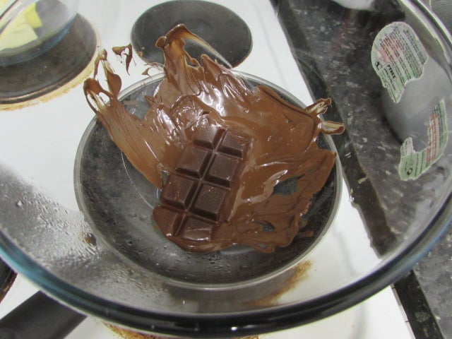 巧克力杏仁与黄油奶油霜