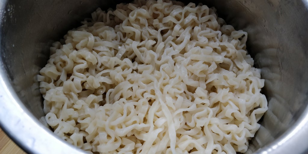 准备阶段 - 煮面煮蛋