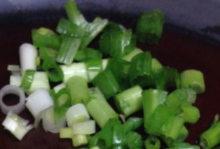 准备葱花--PREPARE CHIVES